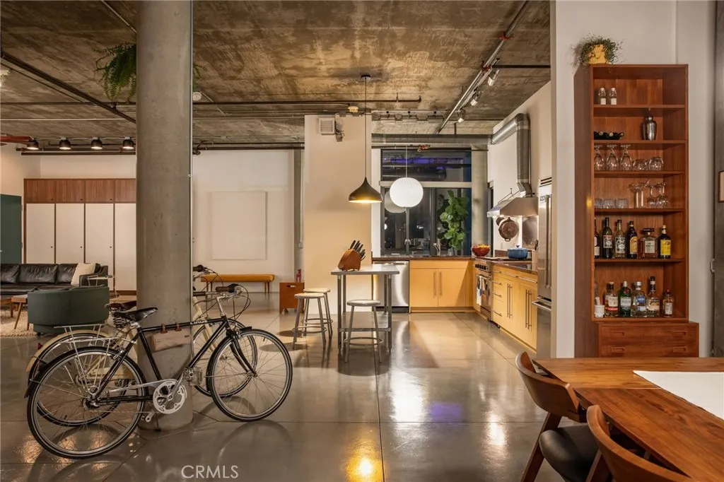 835 Locust Avenue 519, Long Beach, California 90813 home-pic-32